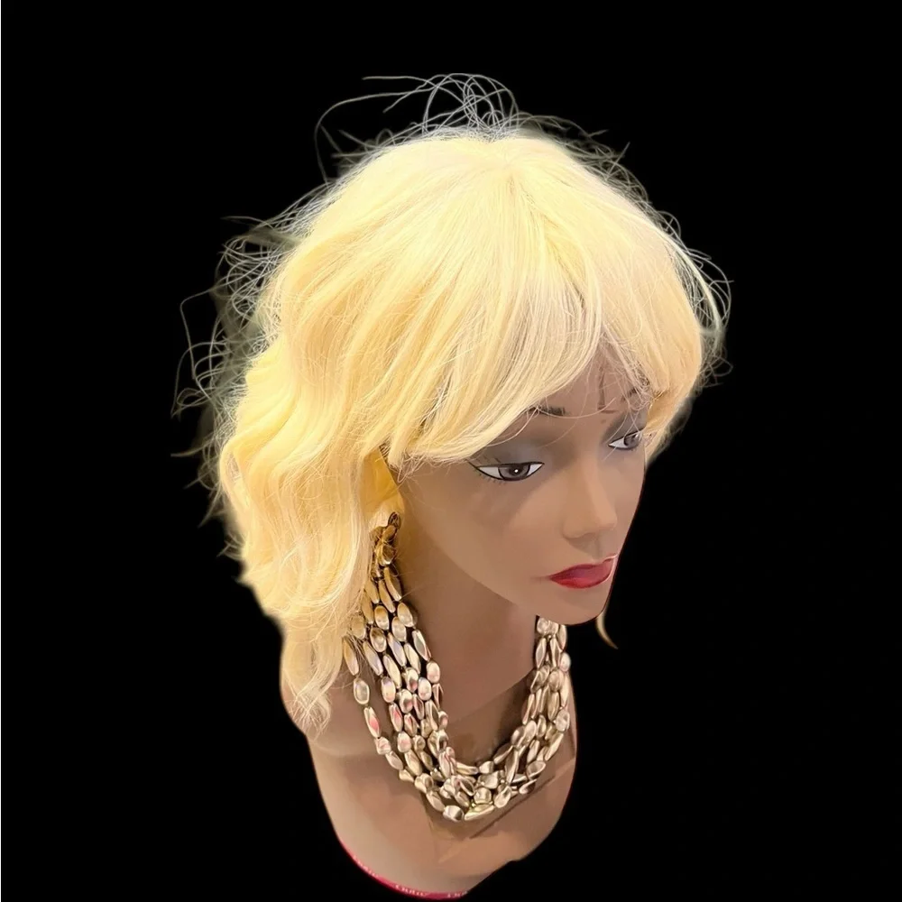 Blonde Wavy Hair Wig – Medium Length